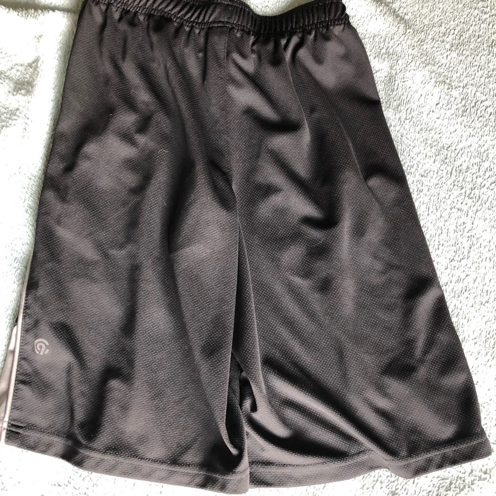 Gym shorts - Picture 2 of 3